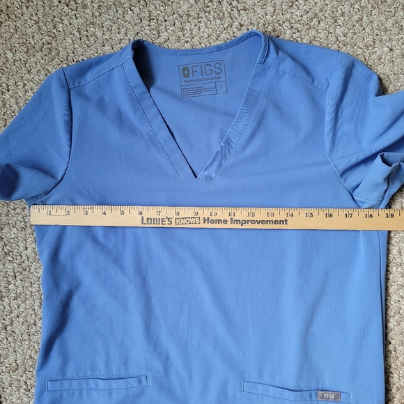 Figs scrub top - Picture 2 of 3